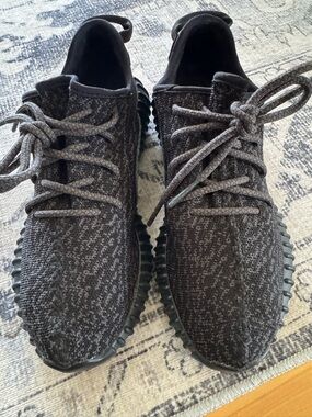 adidas Yeezy 350 “Pirate Black” sz7